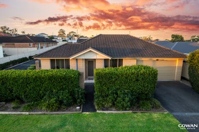 /international/au/1-49-karuah-street-thornton-nsw-151422892/