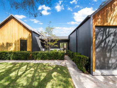 /international/au/25-curtis-street-dunsborough-wa-152450224/