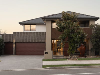 /international/au/25-village-circuit-gregory-hills-nsw-148562500/