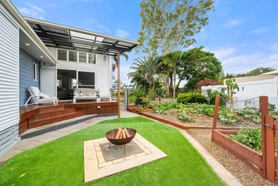 /international/au/13-sandpiper-grove-moore-park-beach-qld-152305436/