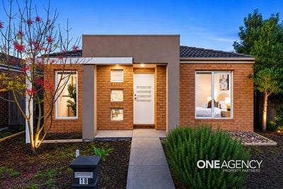 /international/au/18-jemma-avenue-point-cook-vic-151381916/