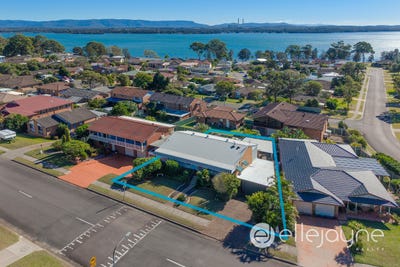 /international/au/89-regent-street-bonnells-bay-nsw-151163296/