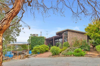 /international/au/22-range-road-millendon-wa-151242388/