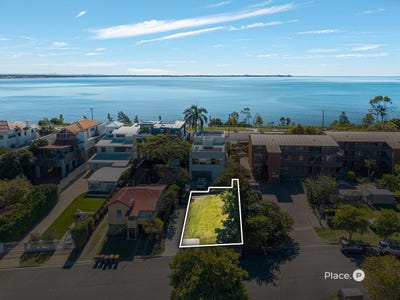 /international/au/30-agnes-street-shorncliffe-qld-204516456/