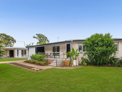 /international/au/27-kingussie-street-kenmore-qld-150635056/
