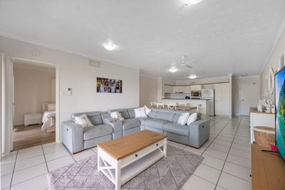 /international/au/19-34-bundock-st-belgian-gardens-qld-150882180/