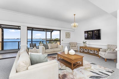 /international/au/5-3-wingfield-avenue-crawley-wa-150631004/