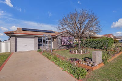 /international/au/22-banks-street-westdale-nsw-148481636/