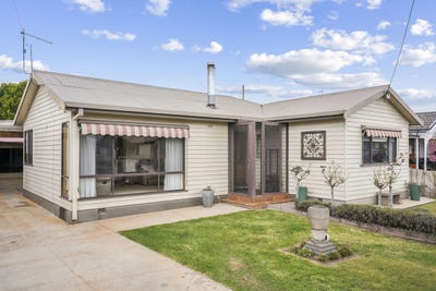/international/au/29-ellenor-street-scottsdale-tas-151057408/