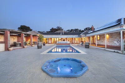/international/au/311-slatey-creek-road-north-invermay-vic-148997992/
