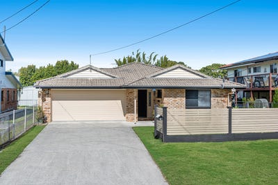 /international/au/8-daniel-street-lota-qld-148600880/