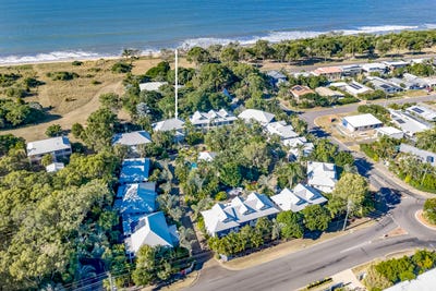 /international/au/10-2-sylvan-drive-moore-park-beach-qld-151359608/
