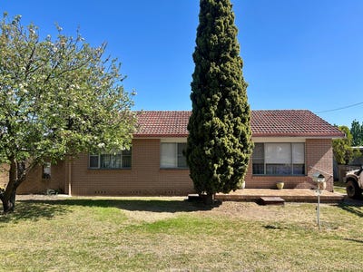 /international/au/1-church-avenue-uralla-nsw-152599920/