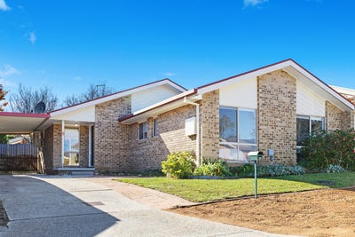 /international/au/6-laptz-close-palmerston-act-151370900/