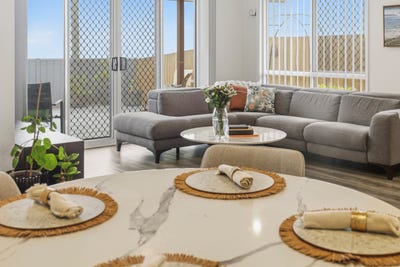 /international/au/1-26-mooney-street-harlaxton-qld-151455928/