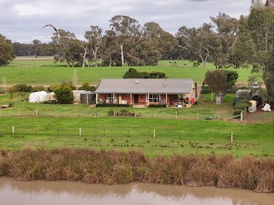 /international/au/717-oxley-meadow-creek-road-docker-vic-700410328/