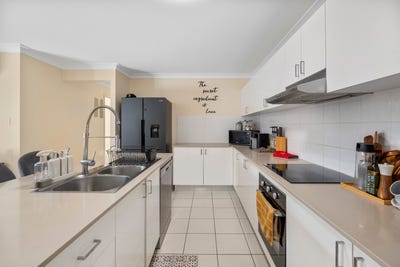 /international/au/160a-haig-road-loganlea-qld-152131660/