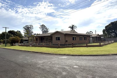 /international/au/16-french-street-pemberton-wa-152642744/