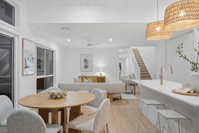 /international/au/2-45-ashbourne-terrace-biggera-waters-qld-152659624/