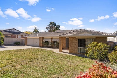 /international/au/11-kimberley-drive-tatton-nsw-151021452/
