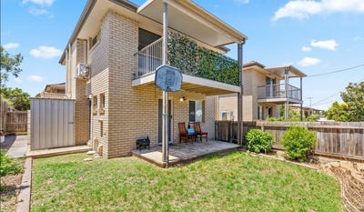 /international/au/unit-1-4-fitzroy-st-churchill-qld-151502588/