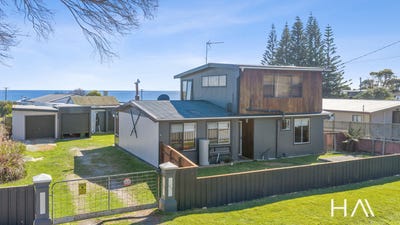 /international/au/46-hurst-street-lulworth-tas-152669788/