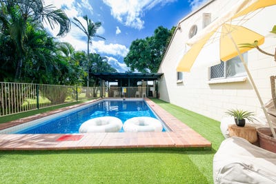 /international/au/13-beach-road-cannonvale-qld-151149004/