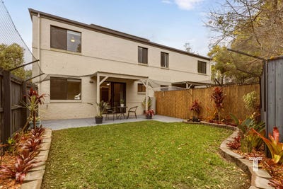 /international/au/32-20-hunter-street-manly-west-qld-152217404/