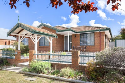 /international/au/1-43-soho-street-cooma-nsw-152719752/