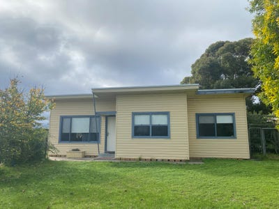 /international/au/11-rule-street-naracoorte-sa-151429456/