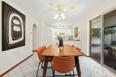 /international/au/8-baroona-crescent-reynella-sa-152568380/