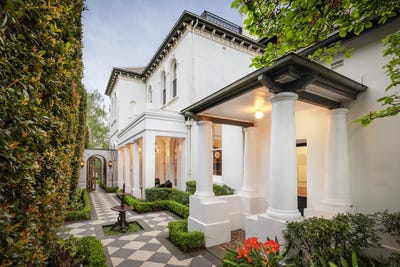 /international/au/7a-homebush-crescent-hawthorn-east-vic-152481808/