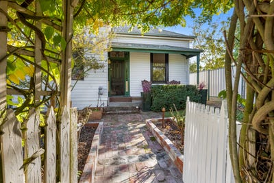 /international/au/2-holmes-street-ballarat-central-vic-151197536/