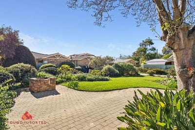 /international/au/4-59-point-walter-road-bicton-wa-151892200/