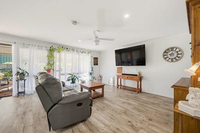 /international/au/1-64-lake-road-port-macquarie-nsw-152553752/
