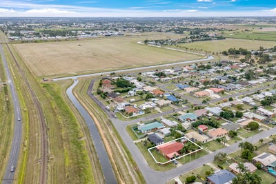 /international/au/64-sunset-drive-thabeban-qld-151166144/