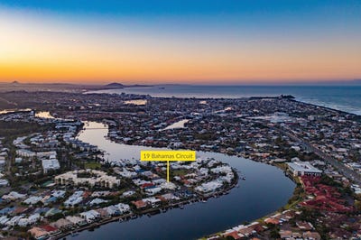 /international/au/19-bahamas-circuit-kawana-island-qld-152568364/