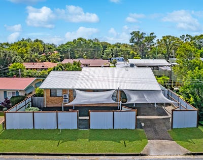 /international/au/28-tingira-terrace-scarness-qld-151354100/