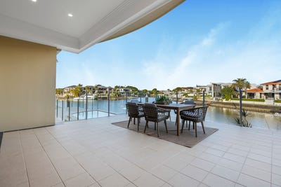 /international/au/8025-key-waters-sanctuary-cove-qld-148607936/?lang=en