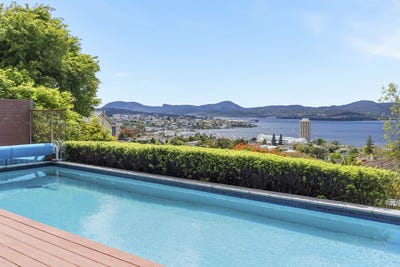 /international/au/8a-cheverton-parade-sandy-bay-tas-152646556/