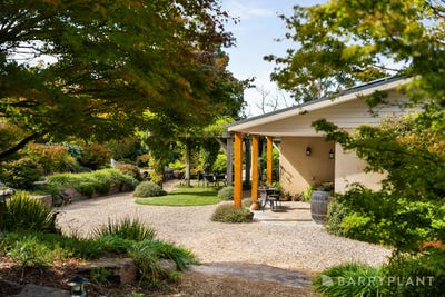 /international/au/30-currajong-avenue-kinglake-vic-150838268/