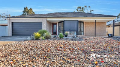 /international/au/15-aberdeen-way-moama-nsw-148359004/