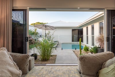 /international/au/19-headsail-drive-trinity-beach-qld-148698300/?lang=id