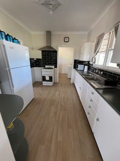 /international/au/71-danberrin-road-nungarin-wa-152583916/