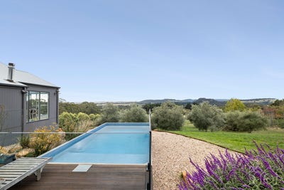 /international/au/113-lavender-farm-road-woodend-vic-150895828/
