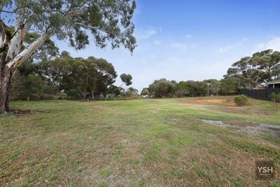 /international/au/126a-halletts-way-bacchus-marsh-vic-204554672/