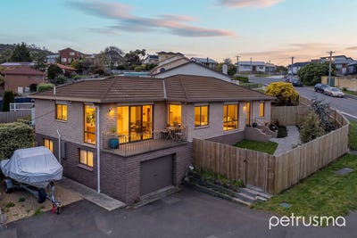 /international/au/31-riawena-road-montagu-bay-tas-152344972/