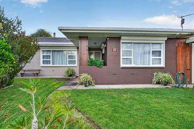 /international/au/11-swain-road-victor-harbor-sa-151372264/