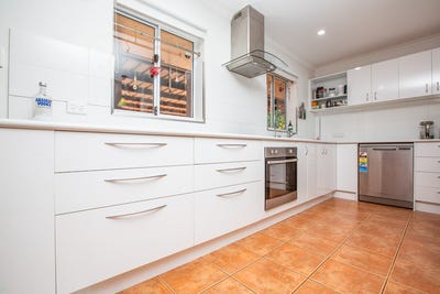 /international/au/8-koolama-crescent-south-hedland-wa-148586068/