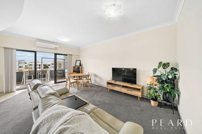 /international/au/64-6-walsh-loop-joondalup-wa-152546612/